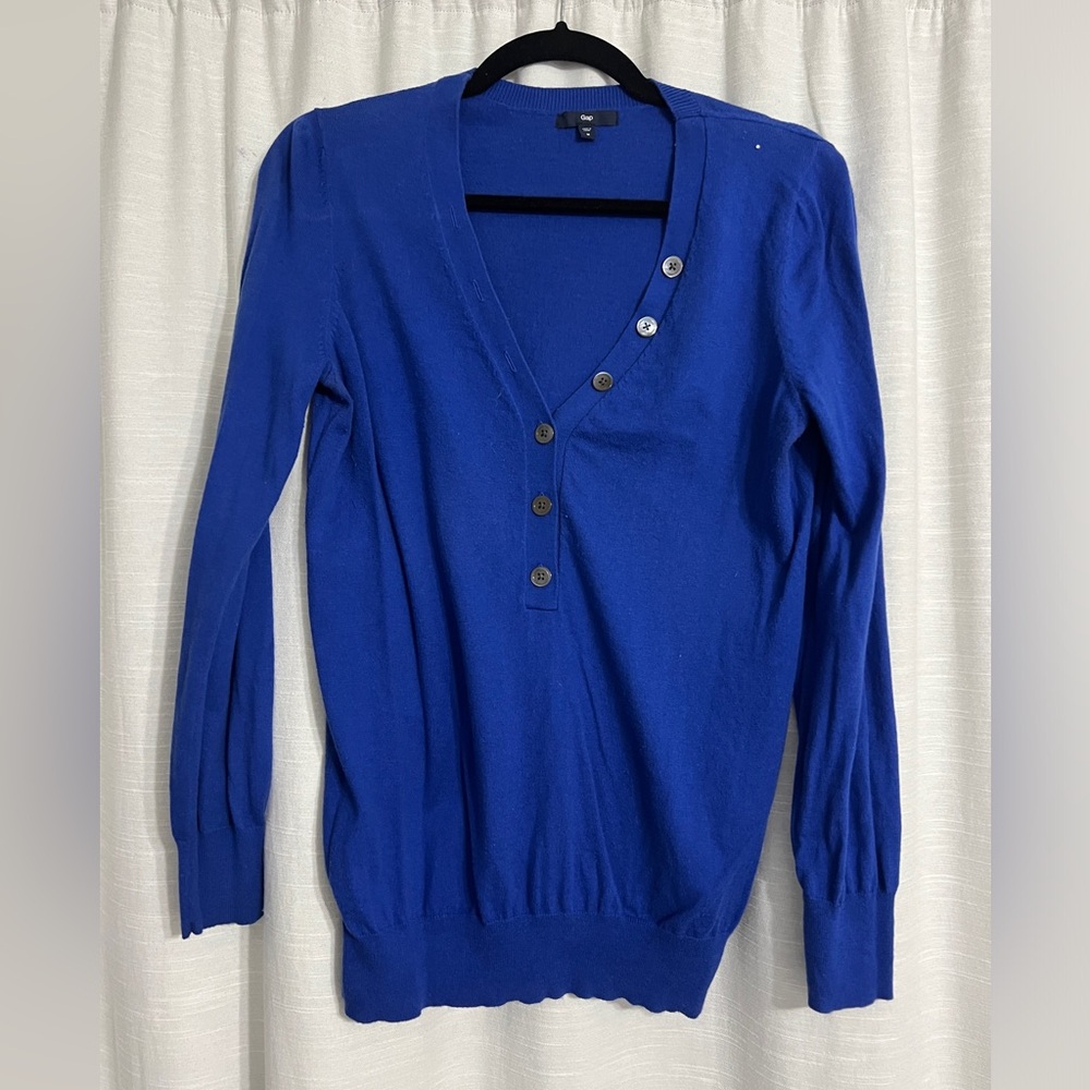 Gap light weight sweater